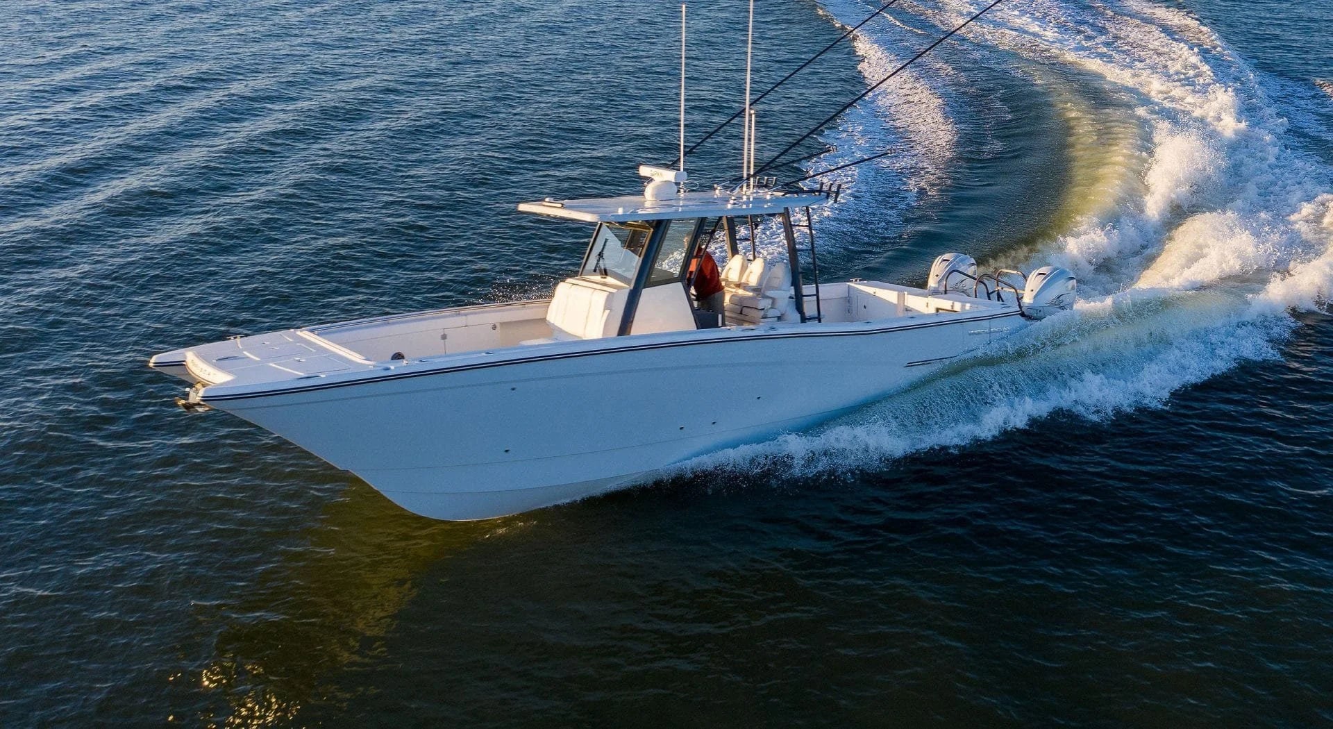 World Cat 40 CC-X running offshore